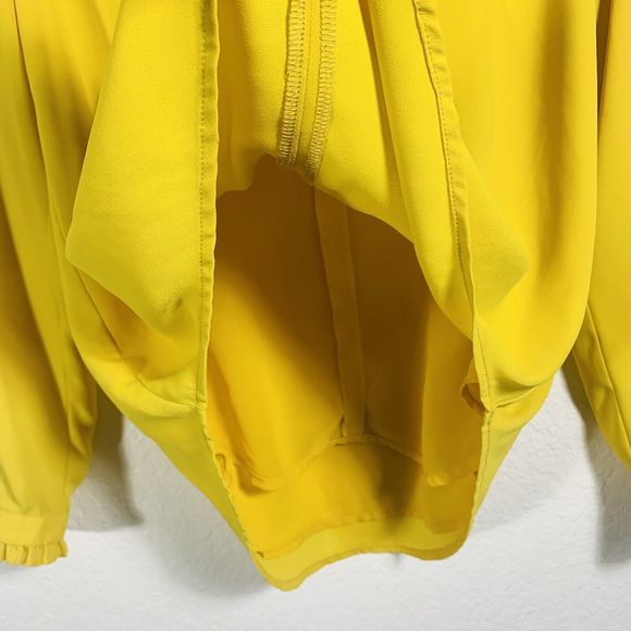 LOFT Yellow Quarter Button Ruffle Sleeve Cuff Blouse Size XS Women’s - Picture 8 of 9
